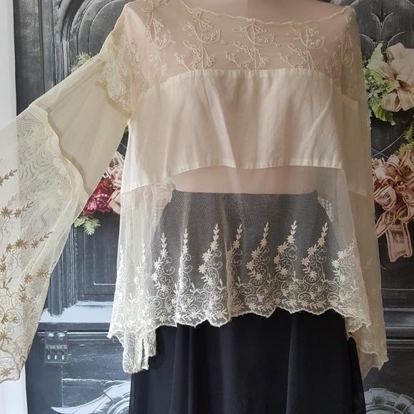 Free People Tops - Free People lace boho Bell sleeve top sz small